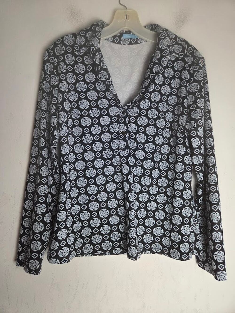 J,McLauglin Black w/Blue Floral "Catalina" Cloth Polo Style Blouse size Small